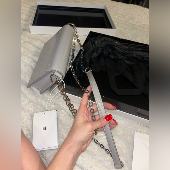 New Givenchy 4G Bag - Picture 6 of 10